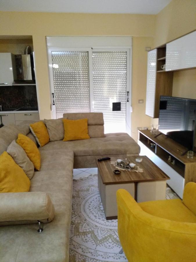 Sarah Appartamento Vlorë Esterno foto