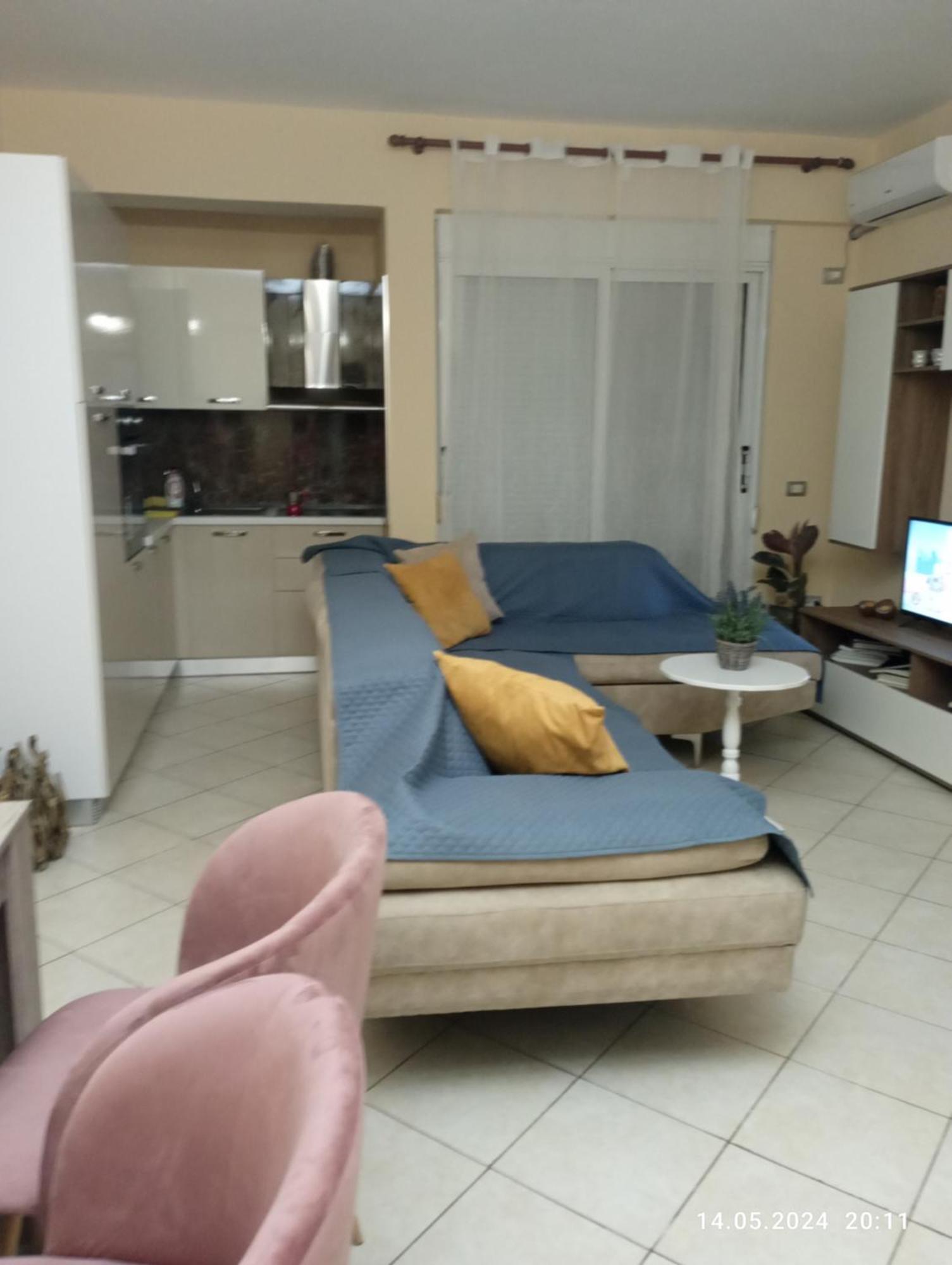 Sarah Appartamento Vlorë Esterno foto